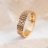 Antique Floral and Dot Cigar Band (18kt) Ring