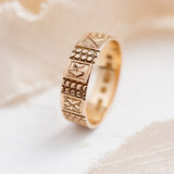 Antique Floral and Dot Cigar Band (18kt) Ring