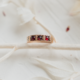 Star Set 3-stone baby (10kt) ring