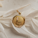 Engine Turn 'L' (18kt) Charm