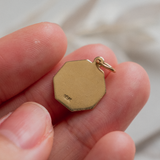 Engine Turn 'L' (18kt) Charm