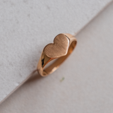 Minimal Heart Signet (9kt) Ring