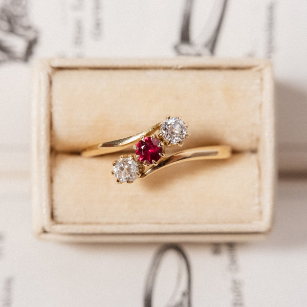 Ruby and old cut diamond three-stone (18kt) Ring