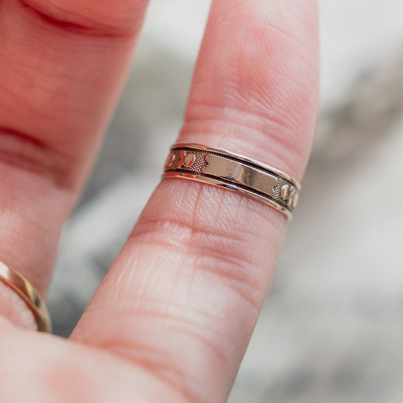 'Baby' with Eternity Pattern (10kt) Baby Ring