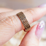 Antique Floral and Dot Cigar Band (18kt) Ring