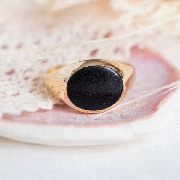 East-west Onyx Signet (18kt) Ring